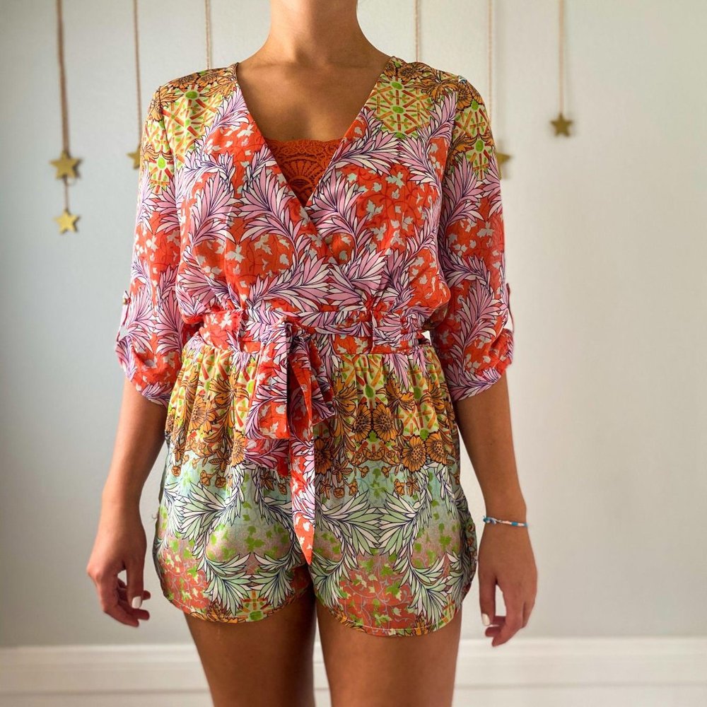 ✨🌸Gorgeous Multicolored Floral Romper🌸✨